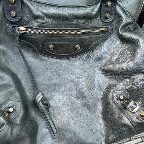 Balenciaga Velo Black Leather Crossbody Bag - Picture 3 of 13